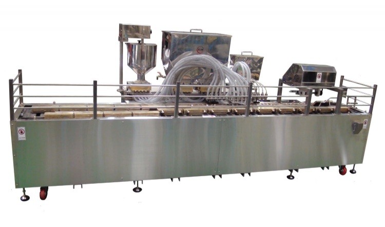 केक मशीन, तेल स्प्रेयर / 1 में जमाकर्ता 2, अर्द्ध ऑटो केक उत्पादन लाइन